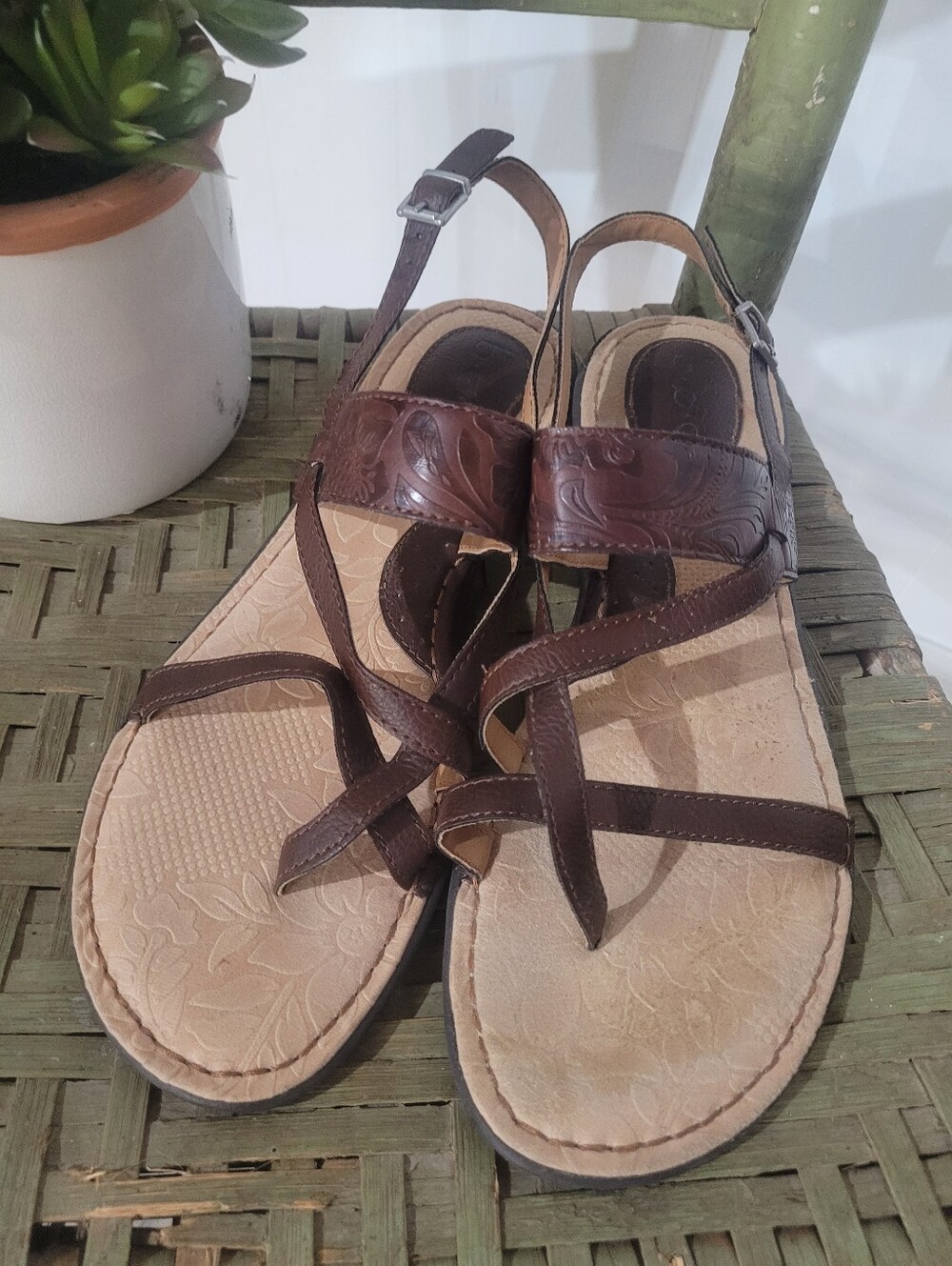 Born B.O.C. Women's Brown Vegan Leather Strappy Sandals Size 9